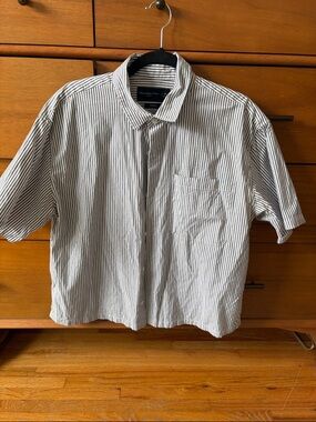 Abercrombie & Fitch gray and White Striped Short-Sleeve Button-Down Shirt